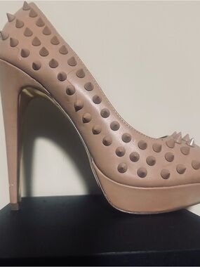Luichiny Nude Studded Platform Stiletto Pump